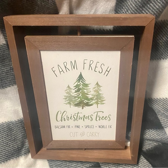 Wood rotating christmas sign - Picture 5 of 5